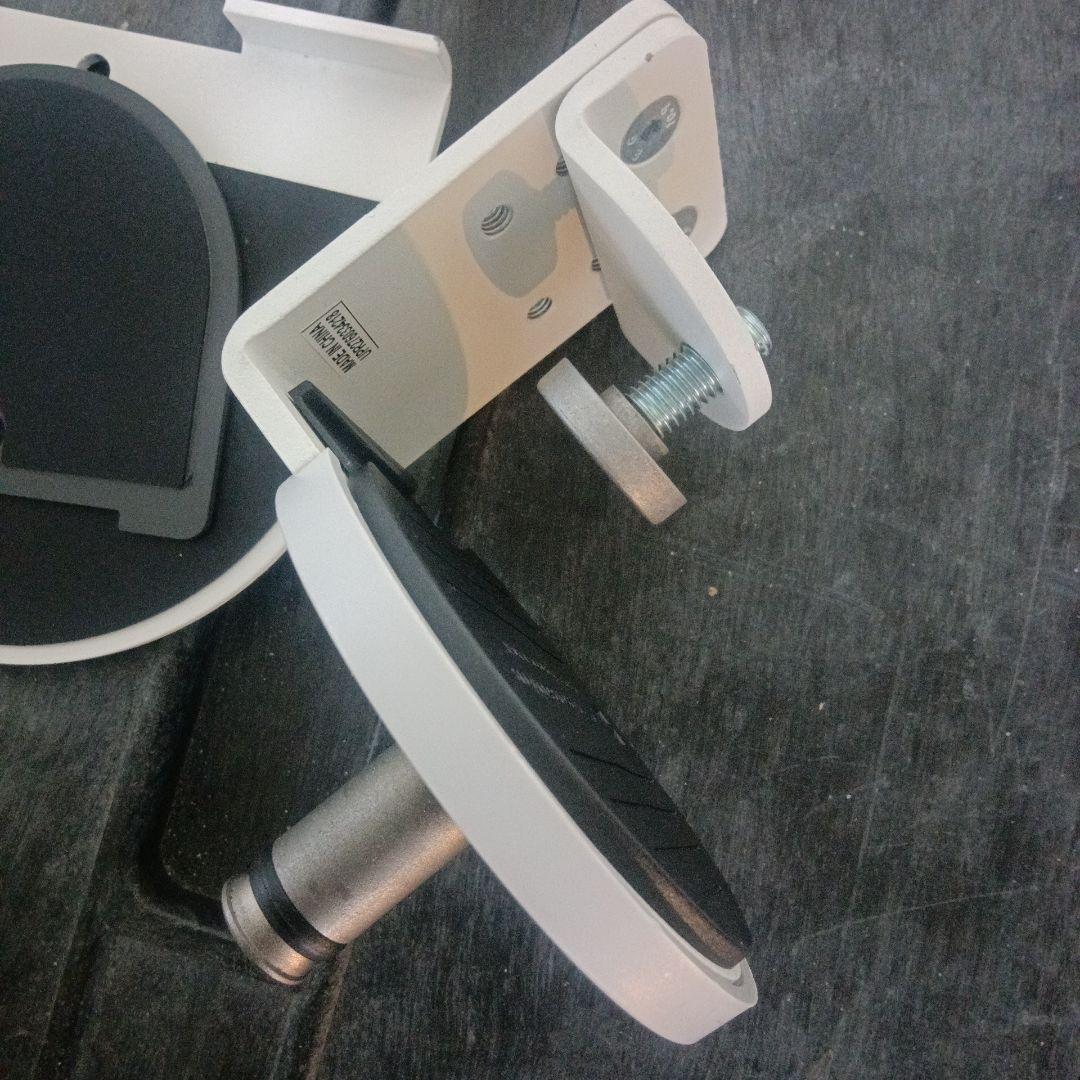 ハーマンミラー　flo モニターアーム