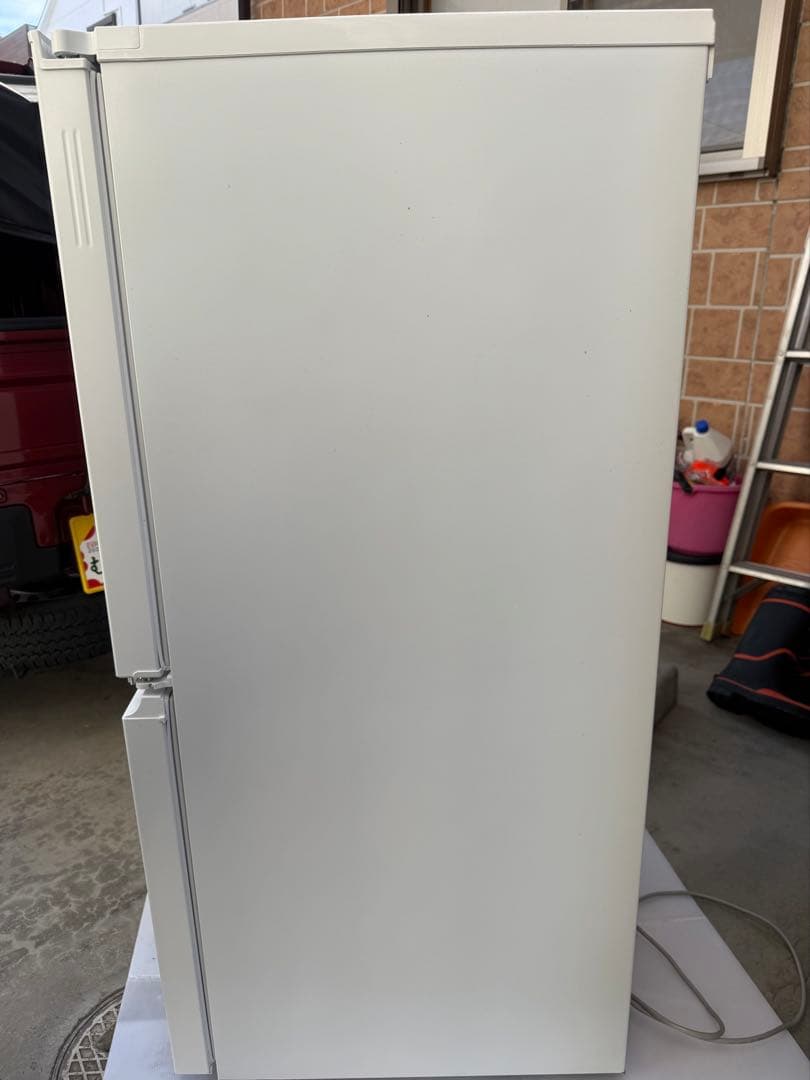 ぱ　　　SHARPホワイト 2ドア冷蔵庫　2022年式