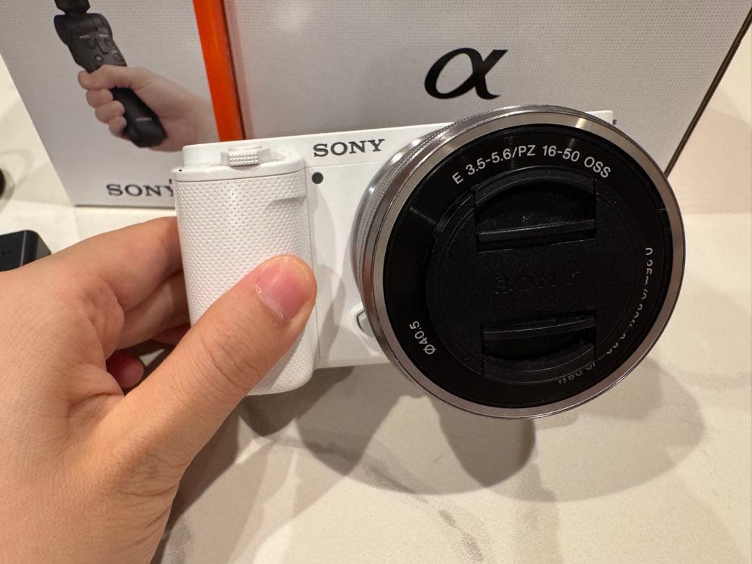 SONY ZV-E10 ホワイト 4K コンパクトデジタルカメラ(箱付き)