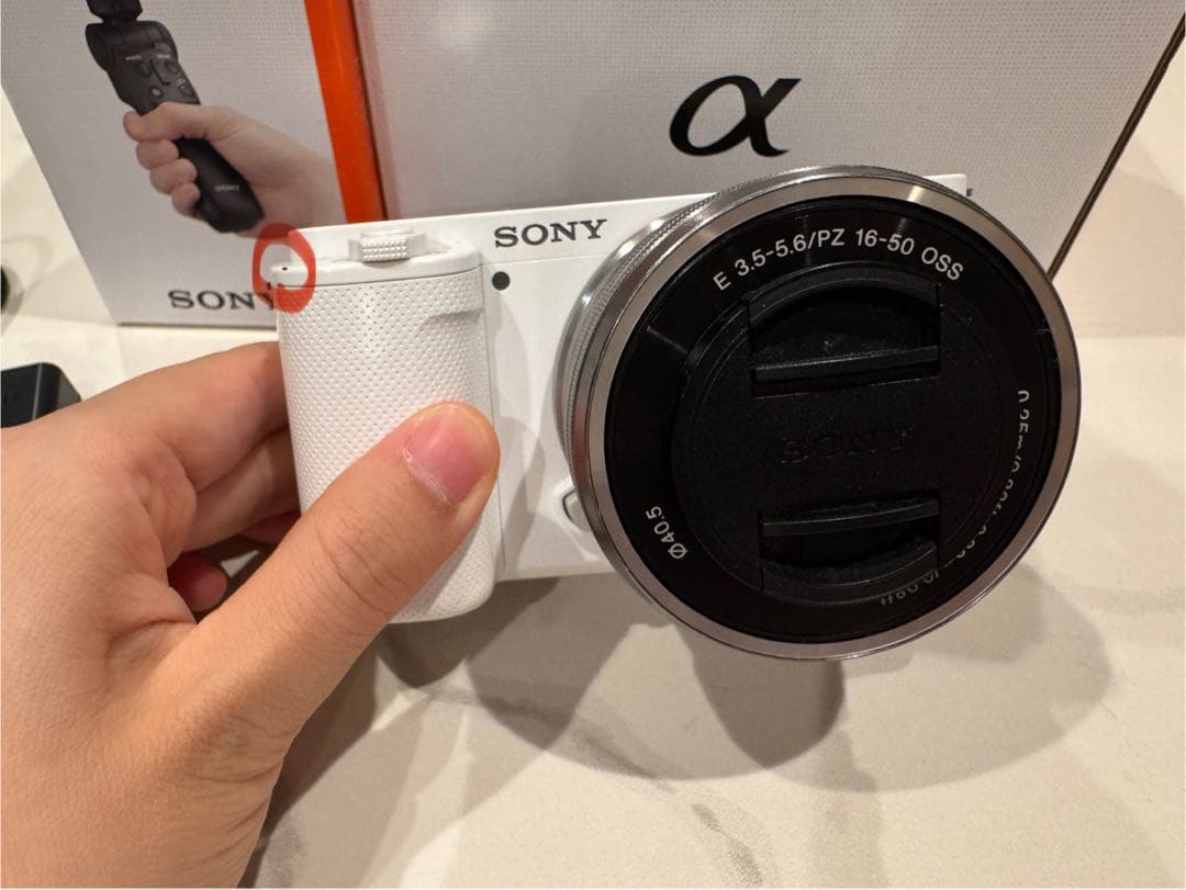 SONY ZV-E10 ホワイト 4K コンパクトデジタルカメラ(箱付き)