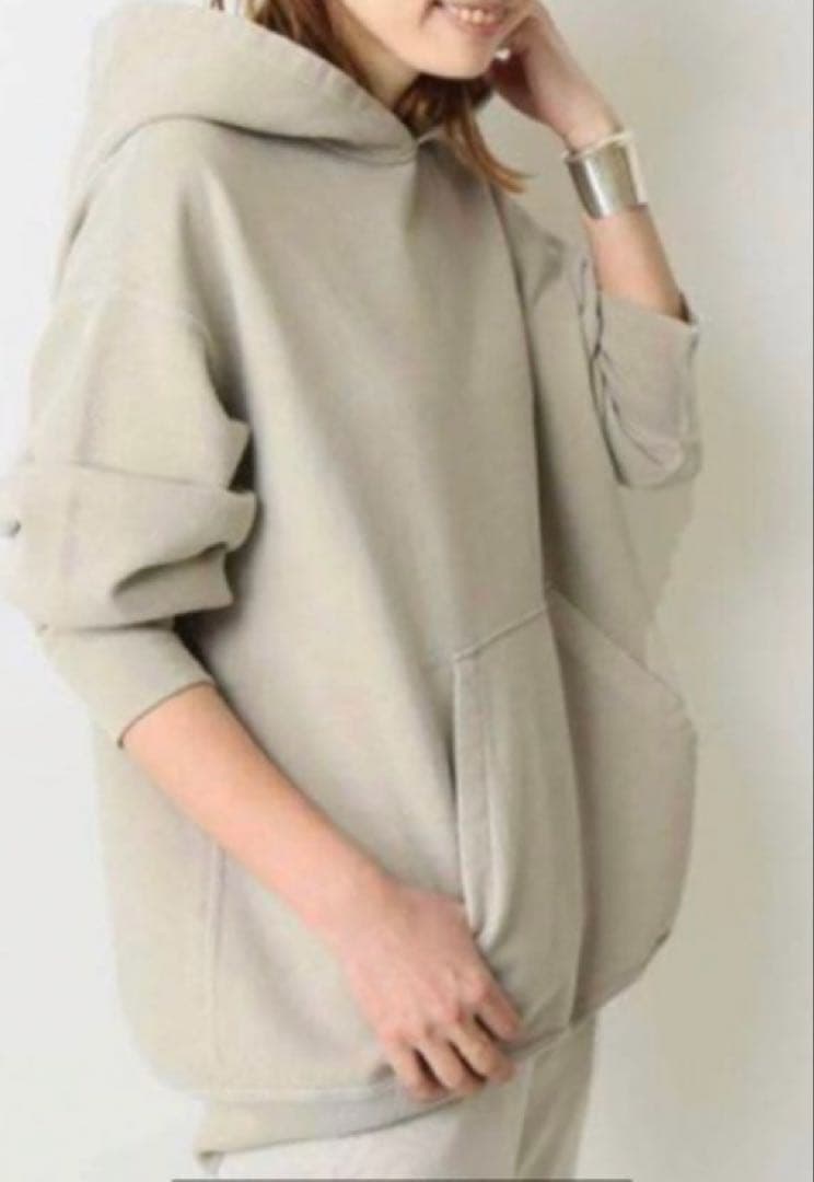 ドゥーズィエムクラス　名品　トレジャーフーディ