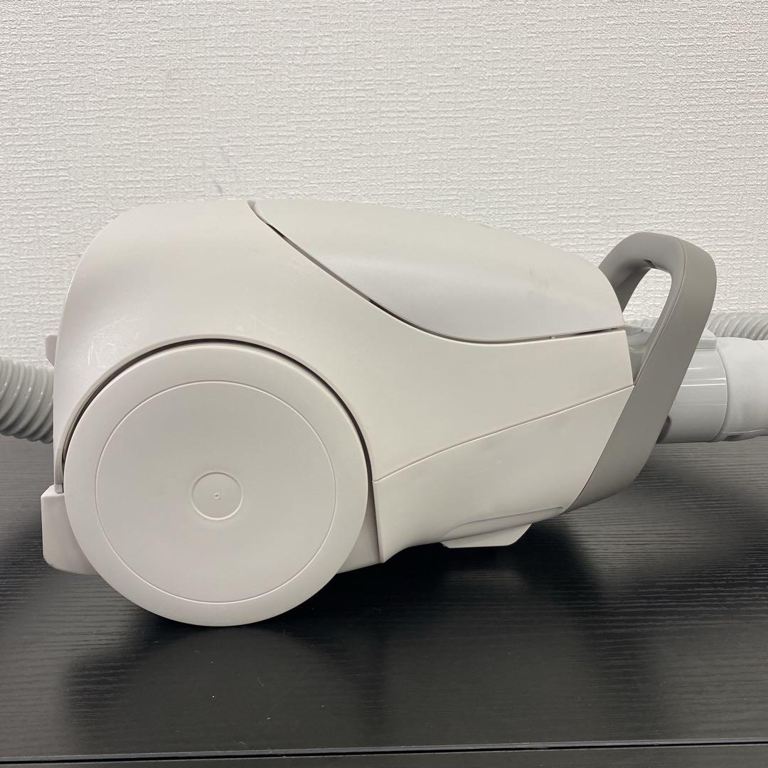 送料込み＊Panasonic 掃除機 2022年製＊1008-10