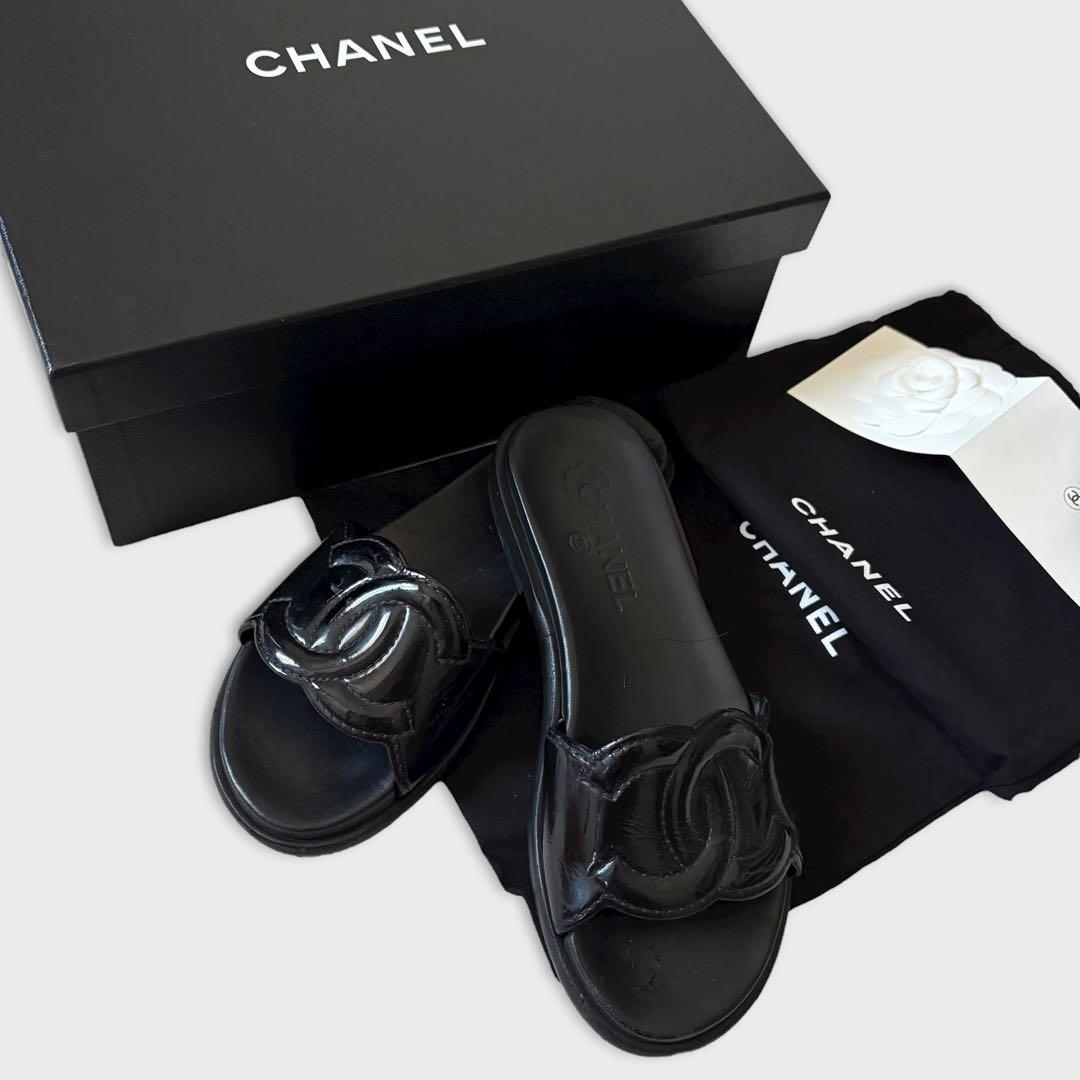 シャネル ココマーク フラットサンダル エナメル 23.5 箱付き