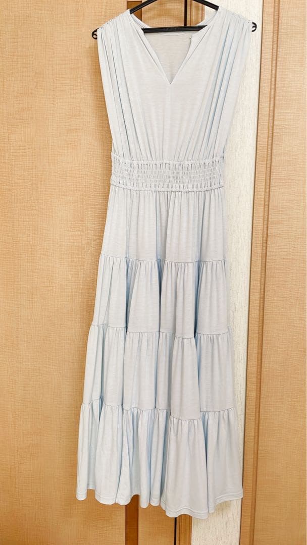 anuans ギャザーティアードカットワンピース アニュアンス