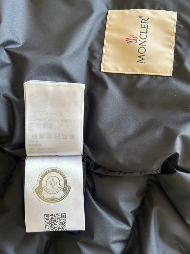 値下げ！[新品未使用]　MONCLER ダウンベスト　ネイビー