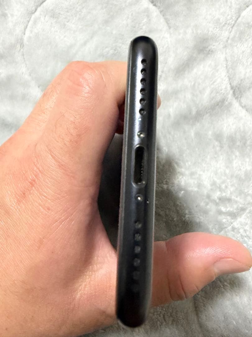 【美品】iPhoneSE 第2世代 64GB simフリー ブラック 修理歴無し