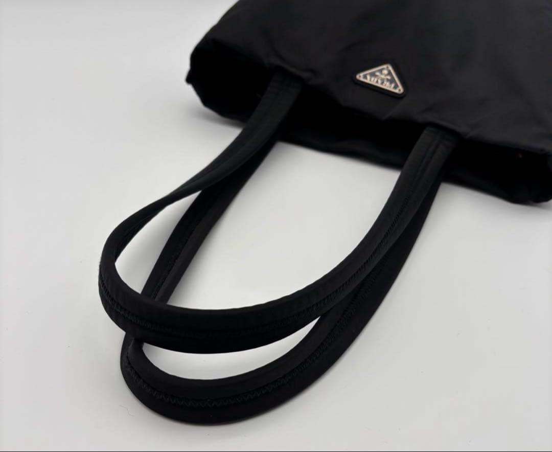 美品✨プラダ　トートバッグ　三角ロゴ　テーストナイロン　ネロ　ブラック　A4
