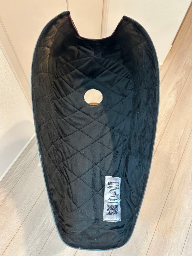 【希少デザイン】サイモンカスタム　タンクカバー　ハーレー　アイアン系