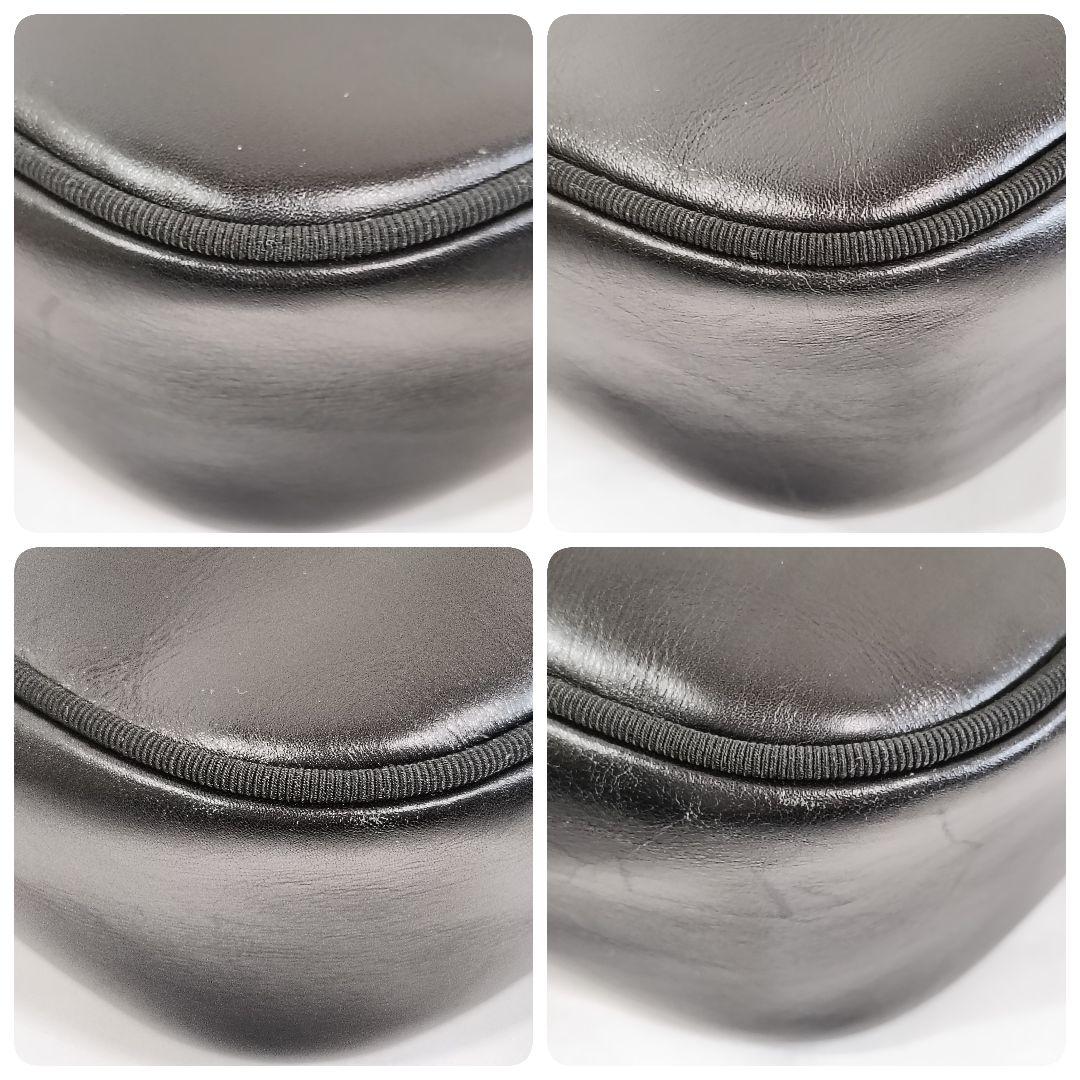 美品 正規品 フェラガモ ショルダーバッグ サコッシュ ヴァラ 斜め掛け 黒 革