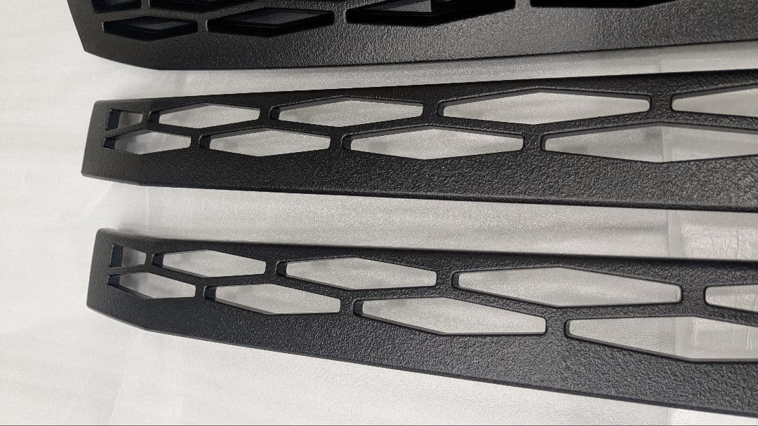 デリカD5　フロントバンパー　チッピングブラック塗装