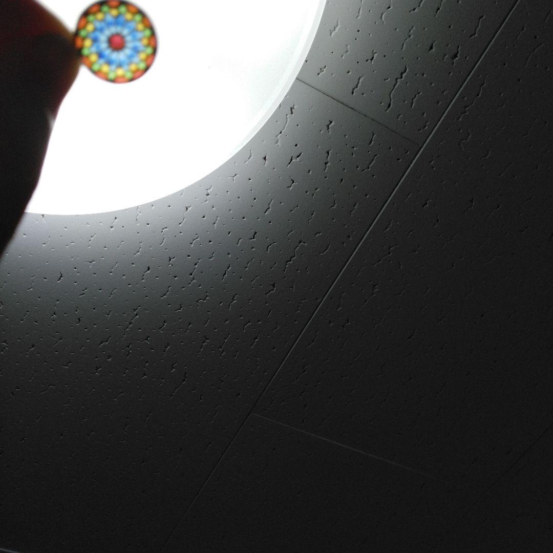 ノートルダム　大聖堂　土産　ペンダント　ステンドグラス　エマイユ　フランス　金色