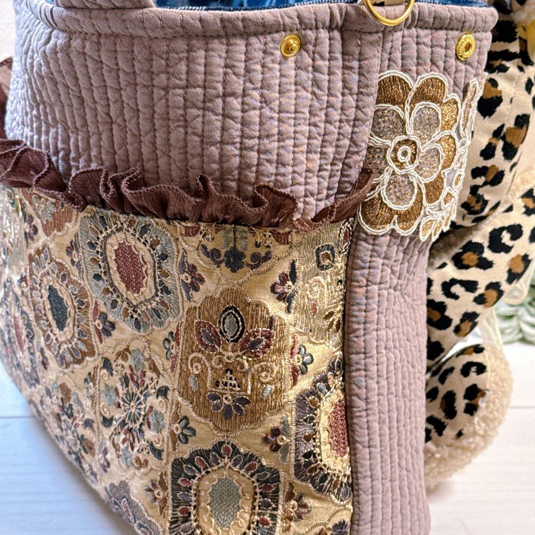 あ*き様 コヤンイサムチョン♡bigぶさかわハチワレにゃんのヌビ×インド刺繍トー