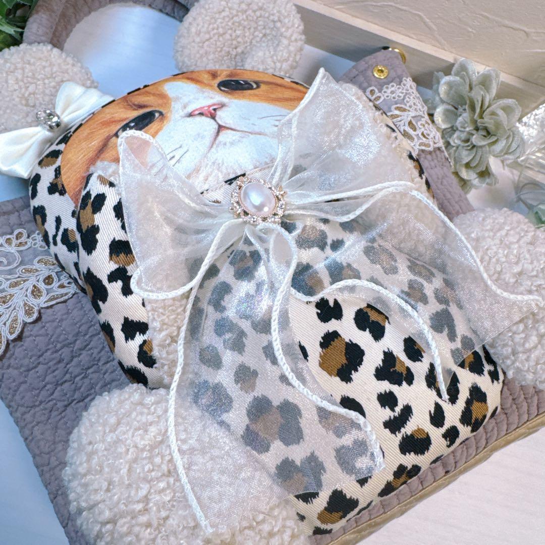 あ*き様 コヤンイサムチョン♡bigぶさかわハチワレにゃんのヌビ×インド刺繍トー