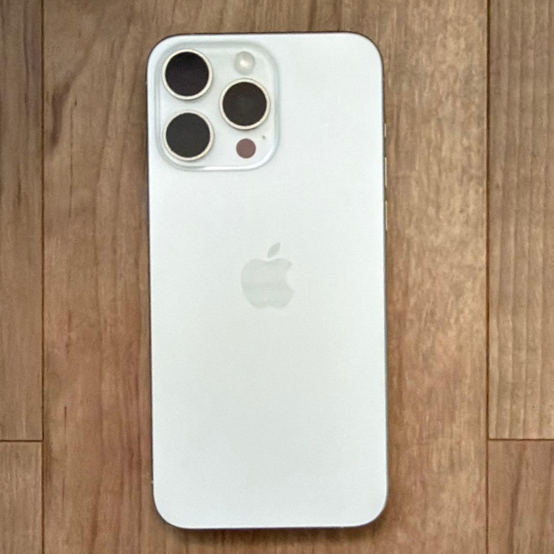 ショッパー付き美品♪Apple iPhone 15Pro max ホワイト 本体