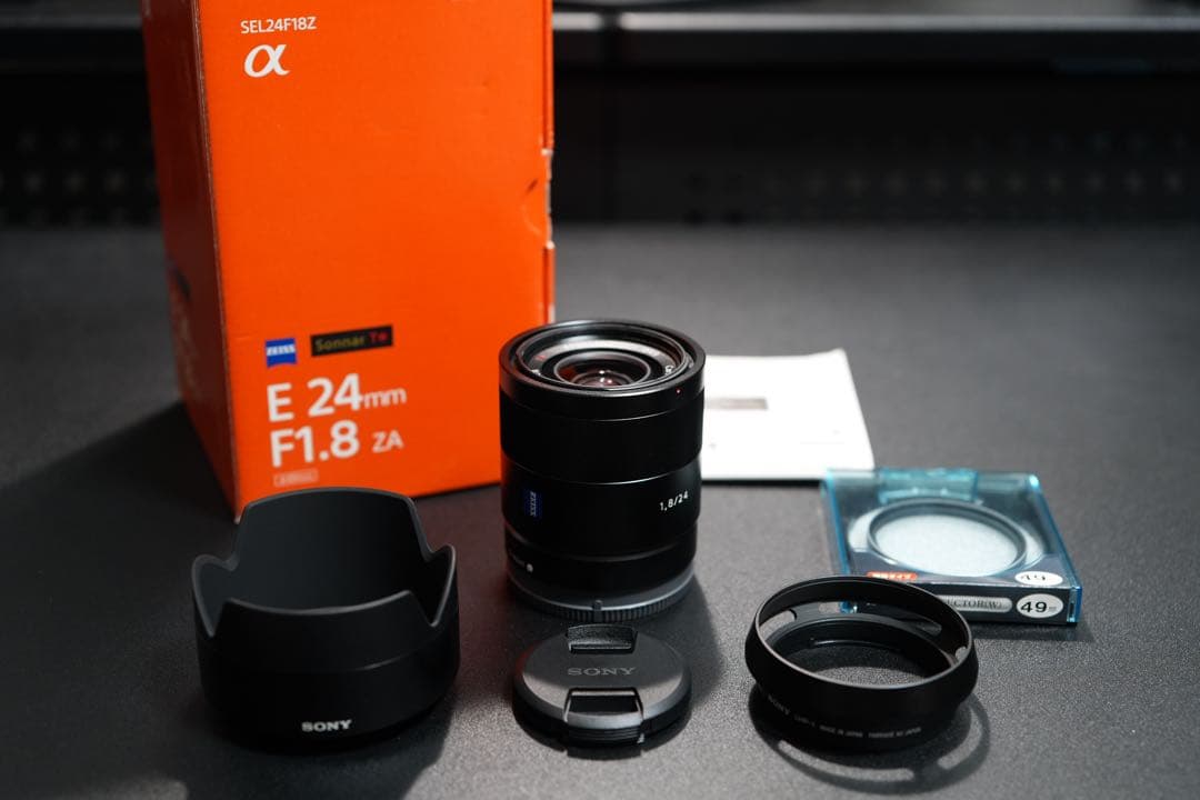 【美品】 Sonnar T* 24mm F1.8 ZA ＋ LHP-1
