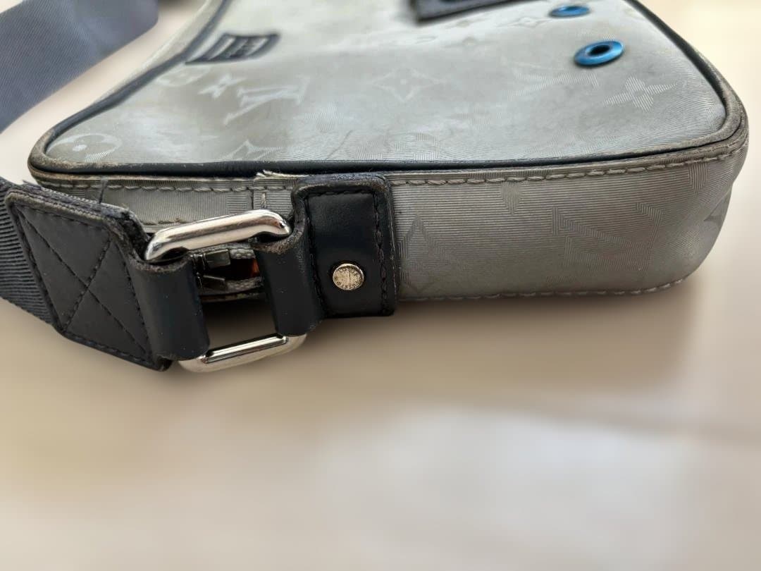 ルイ ヴィトン ショルダーバッグ サテライト メッセンジャー