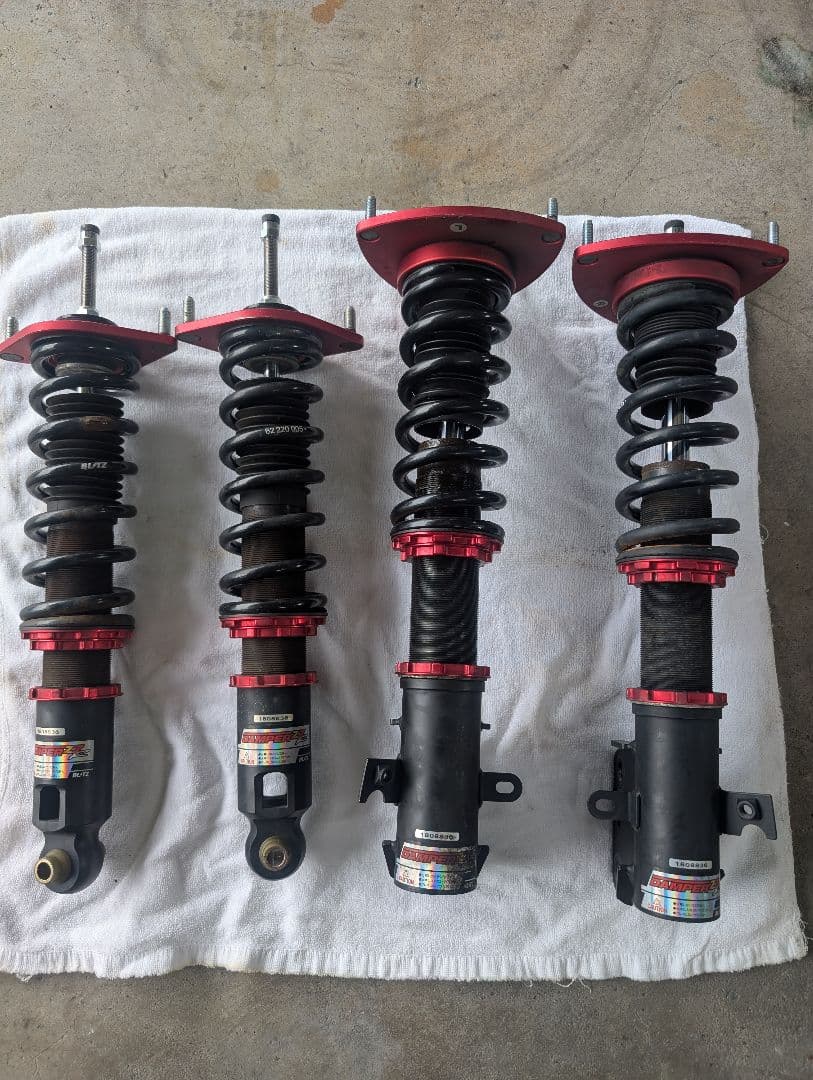 WRX S4 　BLITZ車高調　中古