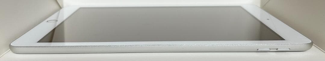 iPad（第6世代） シルバー 32GB Wi-Fiモデル