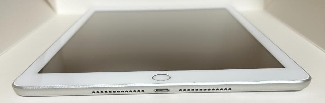 iPad（第6世代） シルバー 32GB Wi-Fiモデル