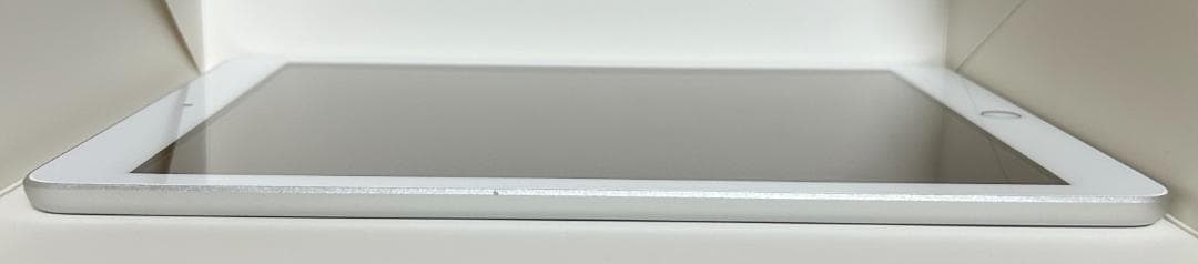 iPad（第6世代） シルバー 32GB Wi-Fiモデル