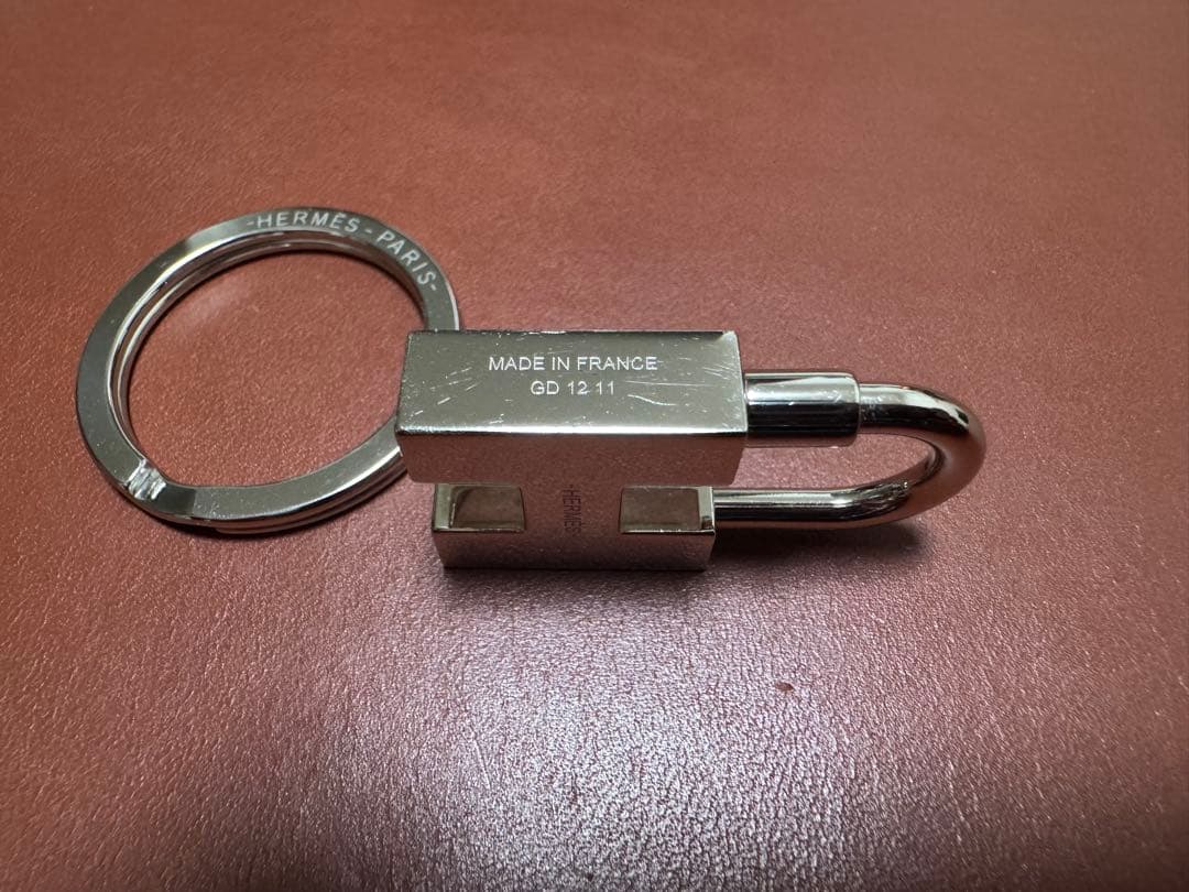 エルメス カデナ クイズ レインボー キーリング キーホルダー