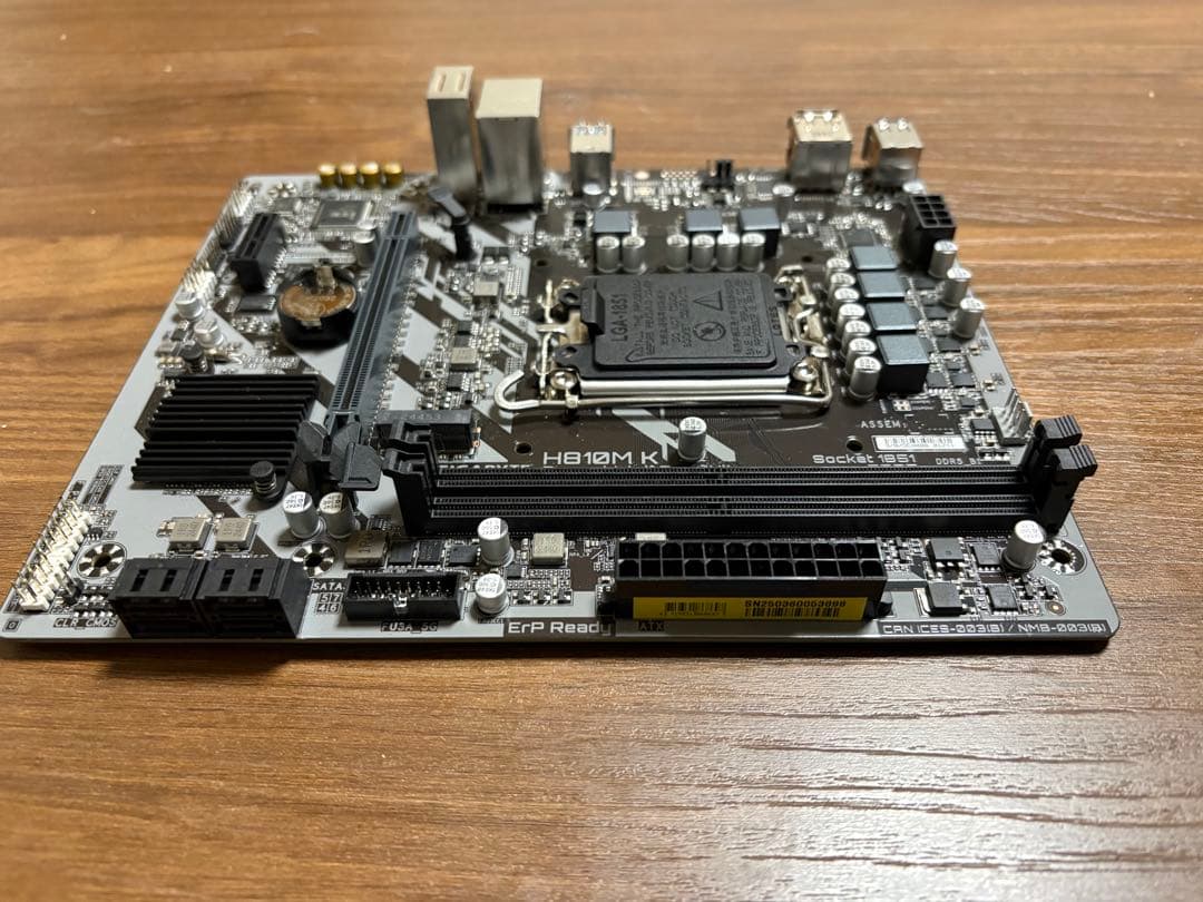 GIGABYTE H810M K マザーボード