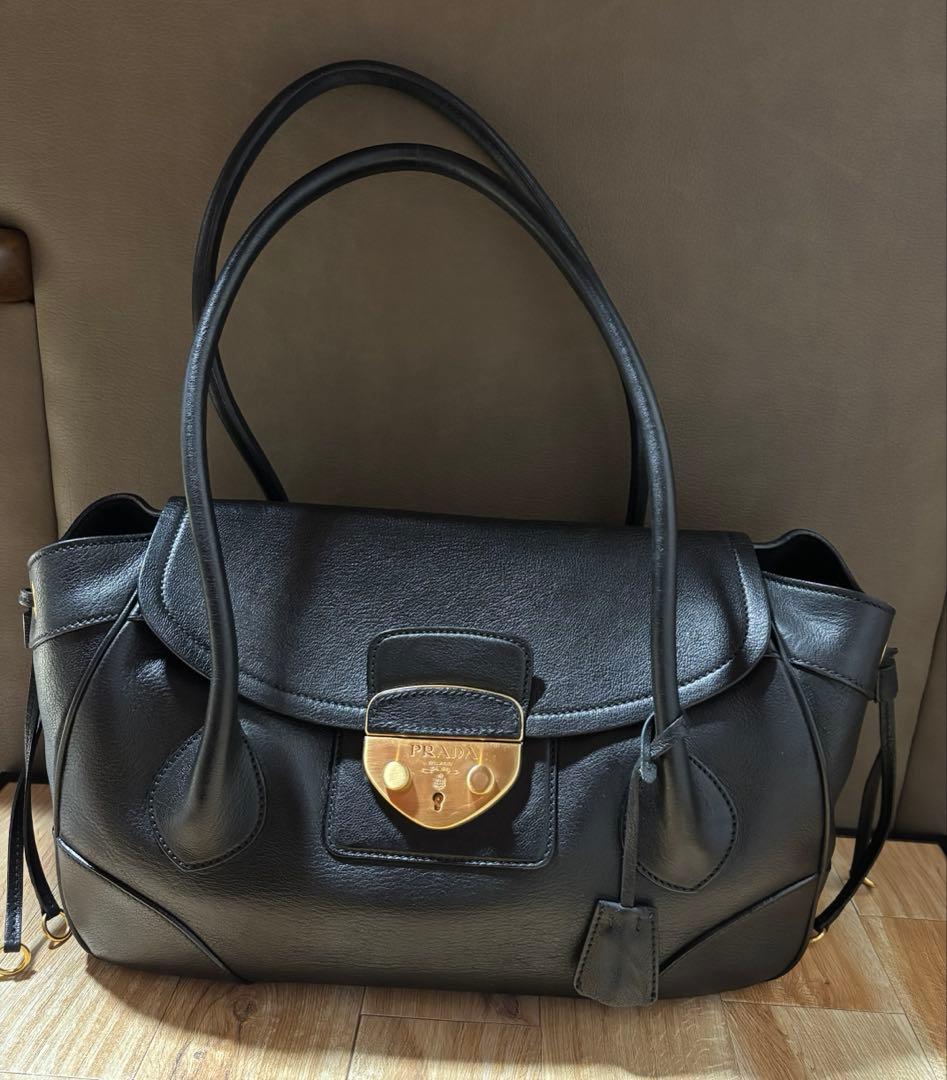 ひろ　PRADA レザーバッグ