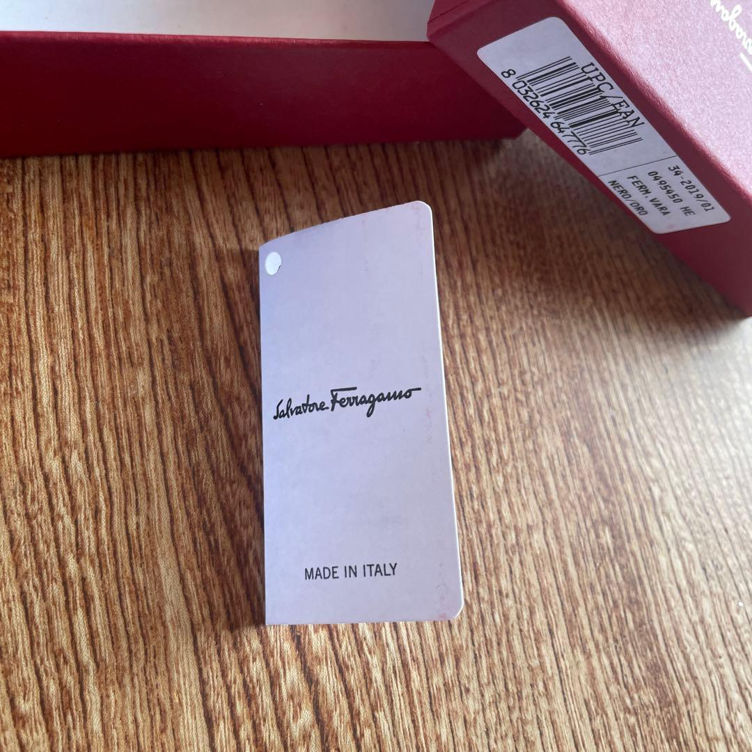 極美品 フェラガモ ヴァラ リボン バレッタ ブラック×ゴールド