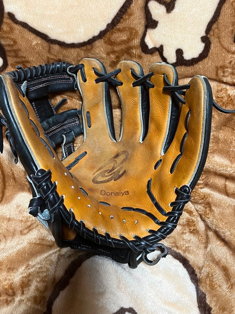 ドナイヤ　山田哲人　モデル　グローブ　軟式