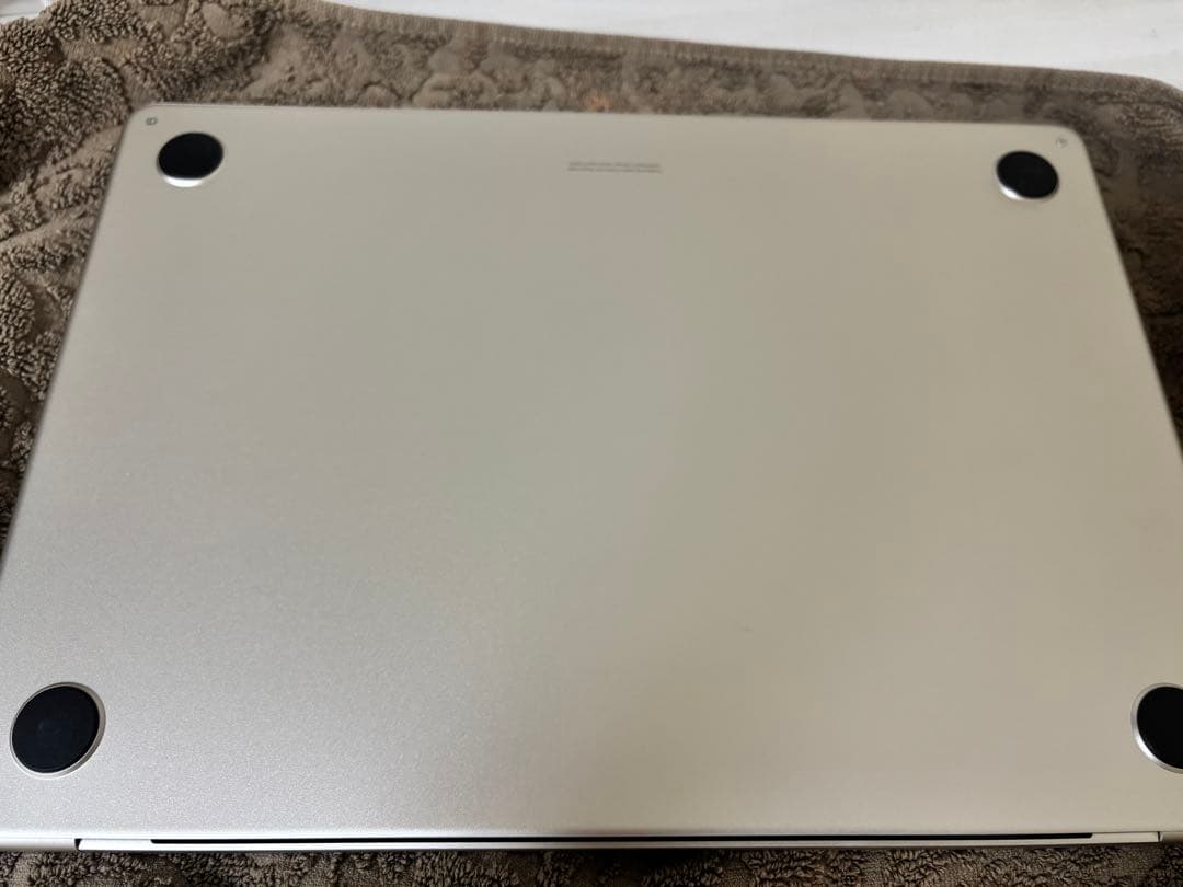 美品 MacBook Air M2 13インチ 8GB/256MB　スターライト