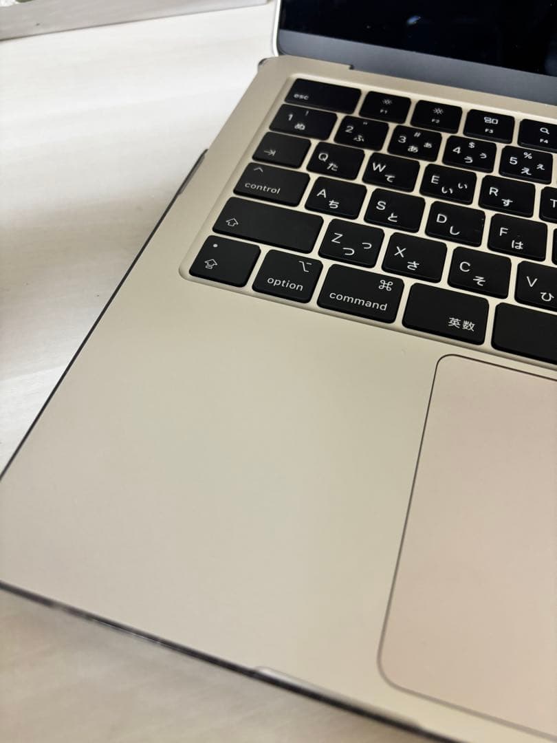 美品 MacBook Air M2 13インチ 8GB/256MB　スターライト