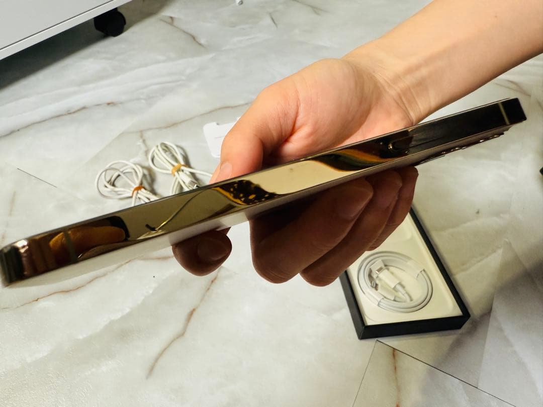 おまけケーブル付き！iPhone12Pro ゴールド 512GB SIMフリー