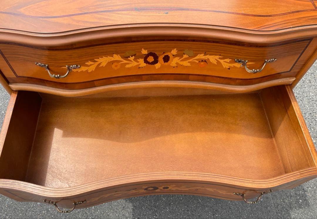 チェスト　猫足　洋服箪笥　タンス　アンティーク　住まい　インテリア　家具