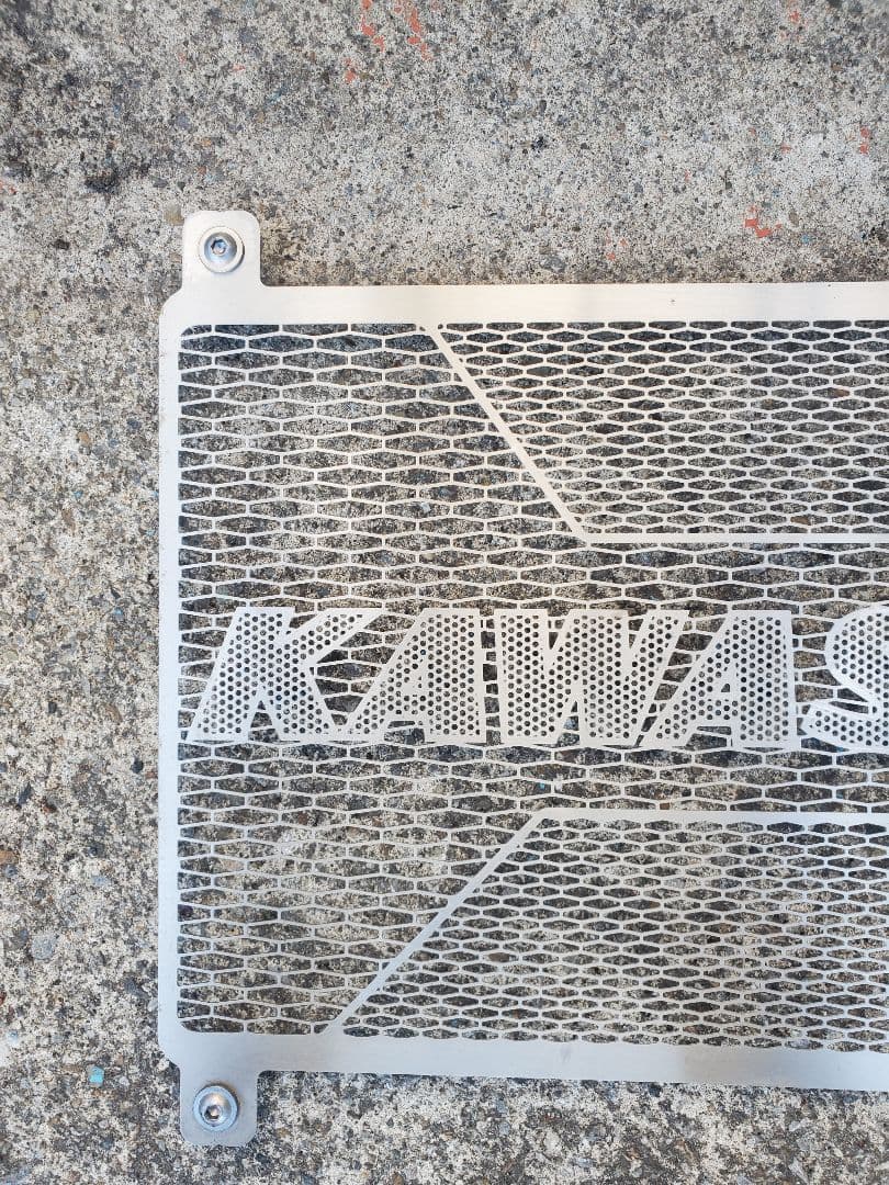 カワサキZ900RS用 純正ラジエターガード 美品