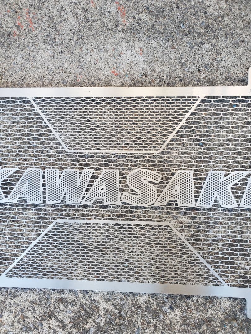 カワサキZ900RS用 純正ラジエターガード 美品