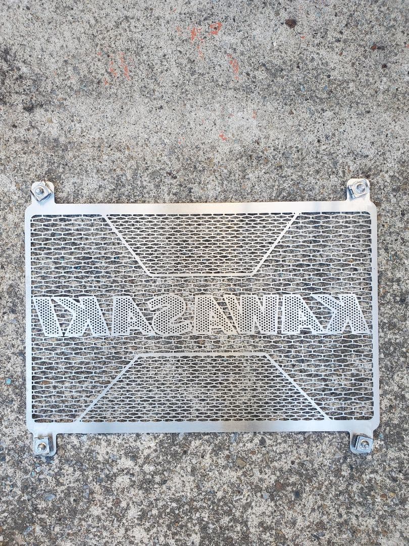 カワサキZ900RS用 純正ラジエターガード 美品