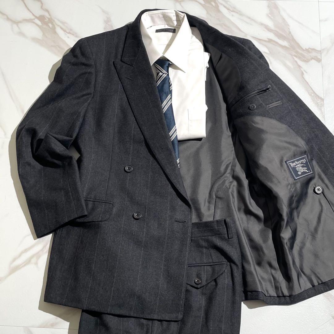 Burberryダークグレー ストライプ ダブルブレストスーツ　ウール