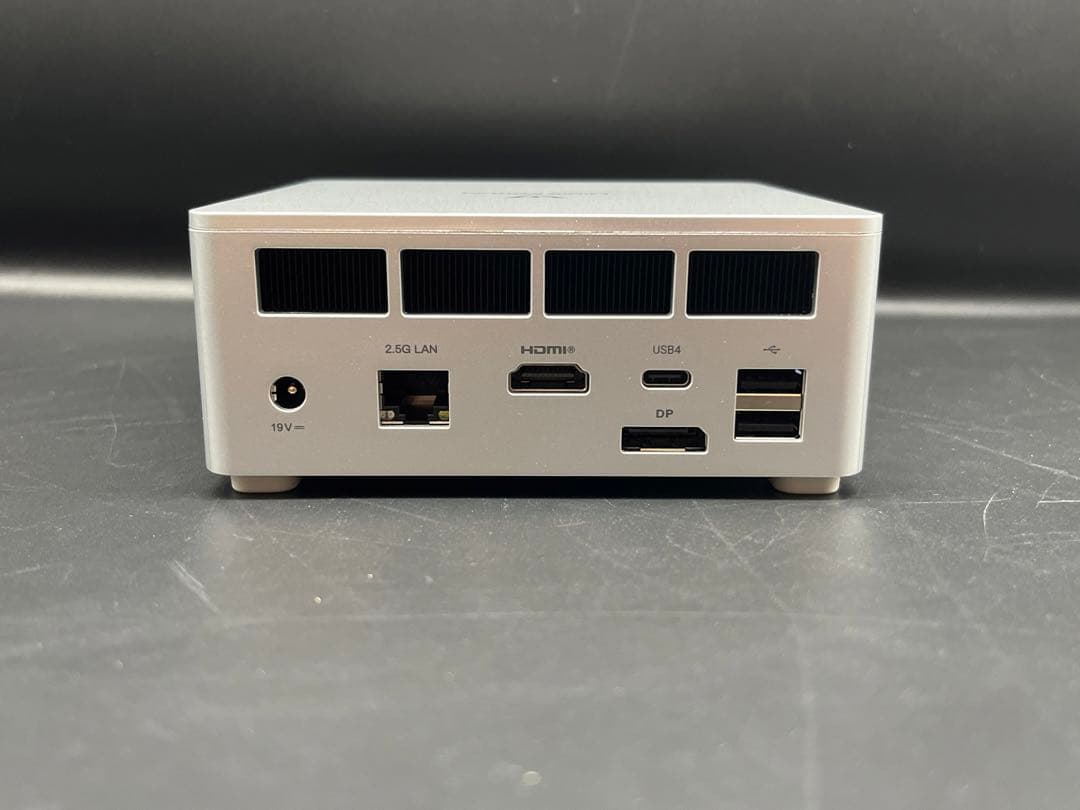 MINISFORUM UM750L Slim ミニPC