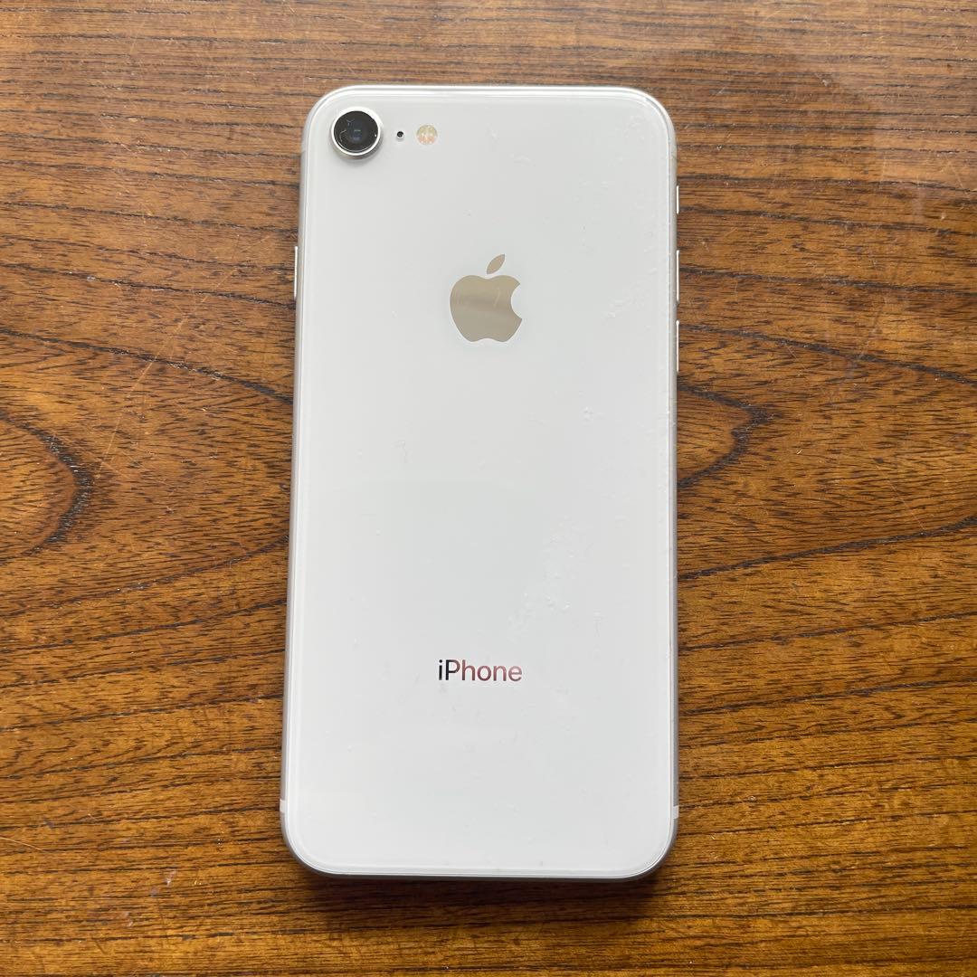 Apple iPhone 8 64GB シルバー　(箱付き)