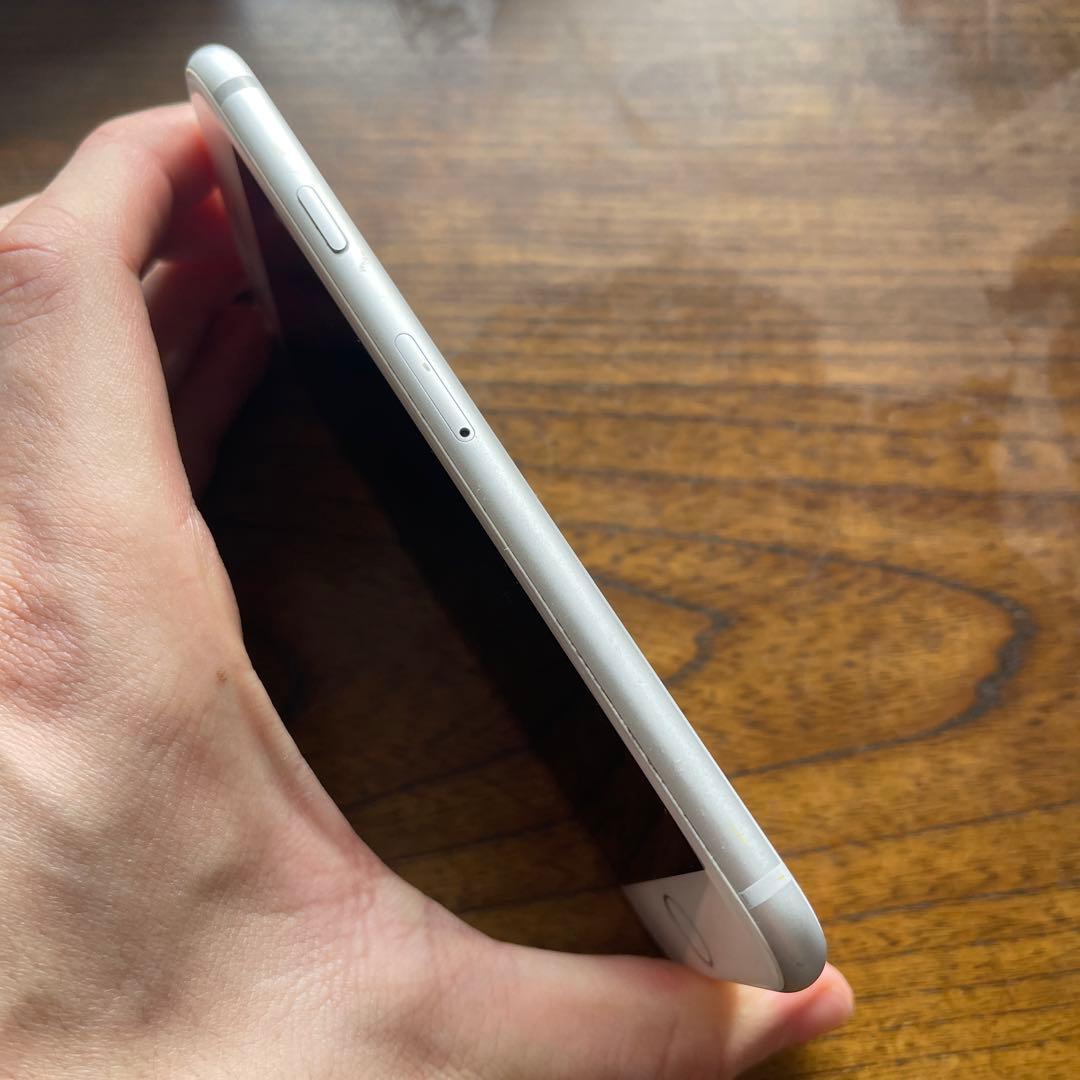 Apple iPhone 8 64GB シルバー　(箱付き)