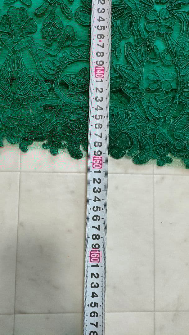 てんとう虫です。TADASHI SHOJI グリーン コードraceドレス