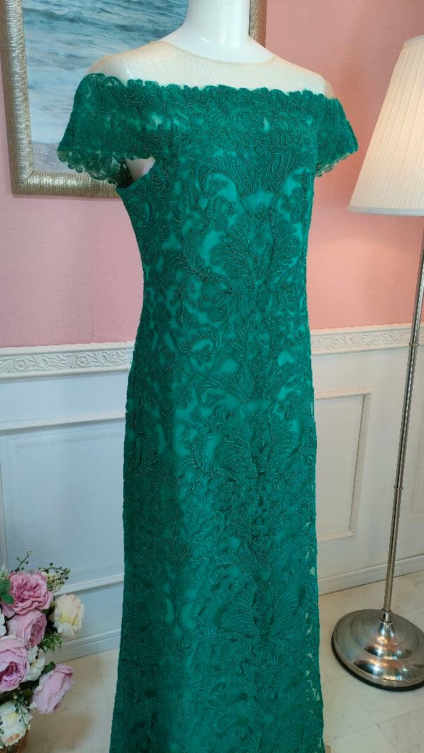 てんとう虫です。TADASHI SHOJI グリーン コードraceドレス