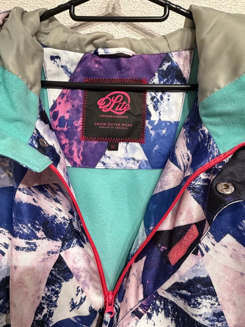 スノーボードウェアセット（ジャケット・パンツ）　レディース Mサイズ　DLite