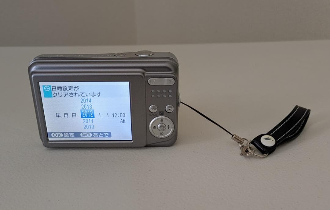 FUJIFILM FinePix AX600シルバー/乾電池式