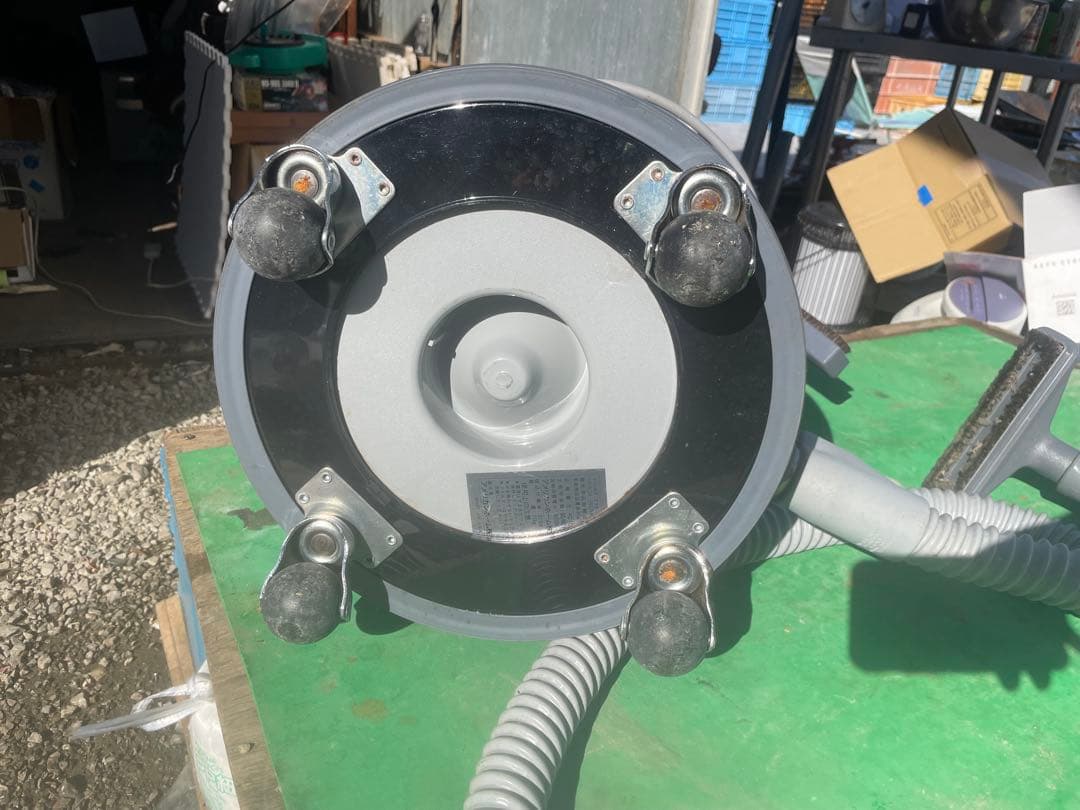 アメリカ製　業務用の乾湿両用掃除機