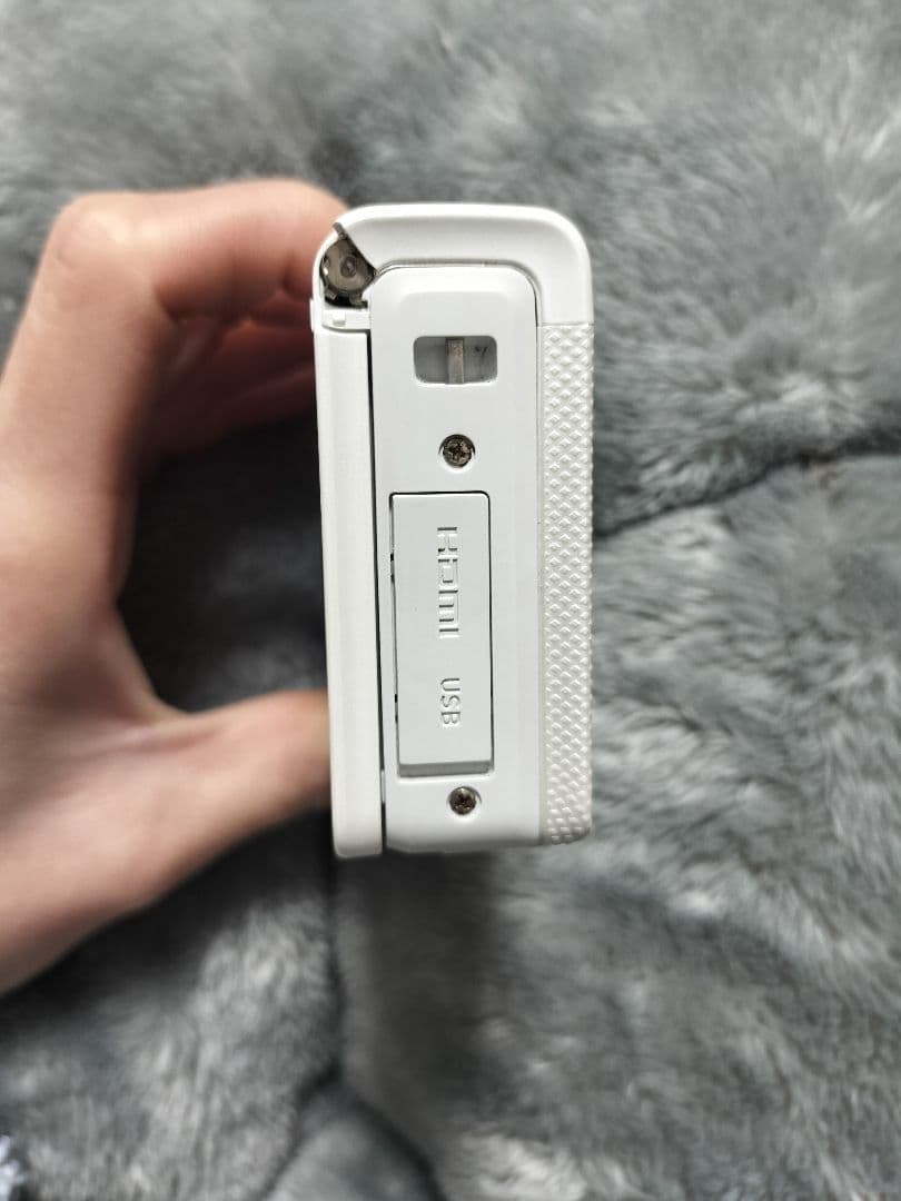 CASIO デジカメ EXILIM HS EX-ZR70 本体と充電器セット