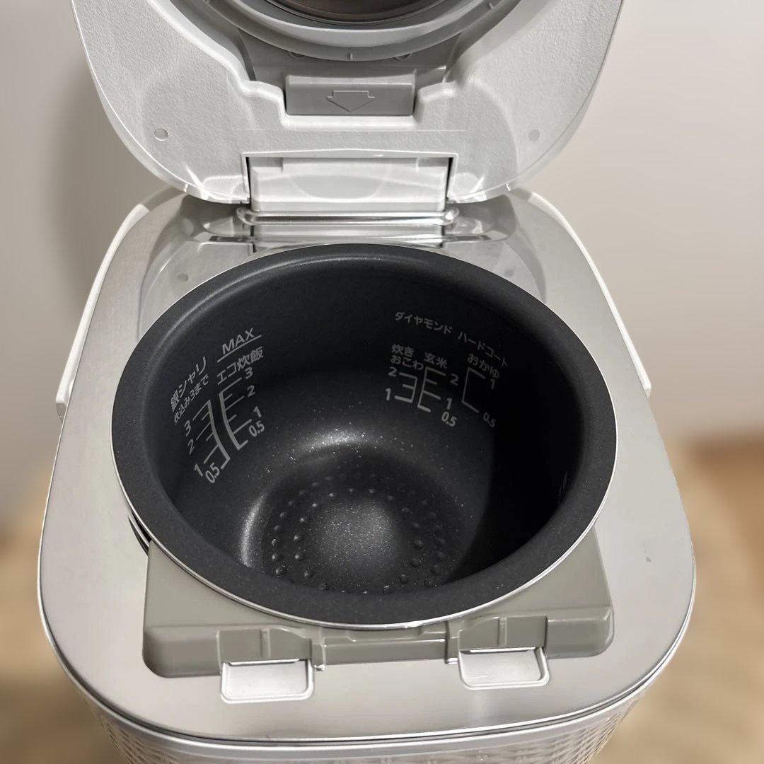 2023年製　パナソニック SR-JW058炊飯器 3合　可変圧力IH炊飯器