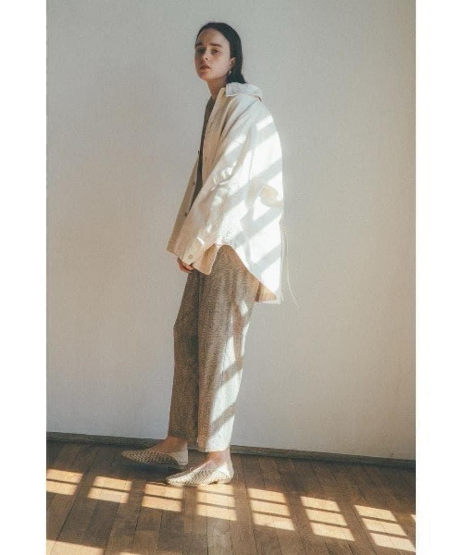 CLANE バックスクイーズデニムジャケット ホワイト　クラネ　gジャン　洗える