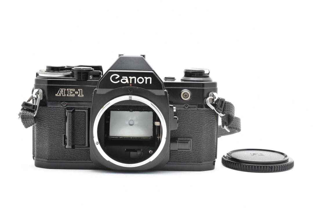 美品 CANON AE-1 ブラック フィルムカメラ　モルト新品交換済 B831