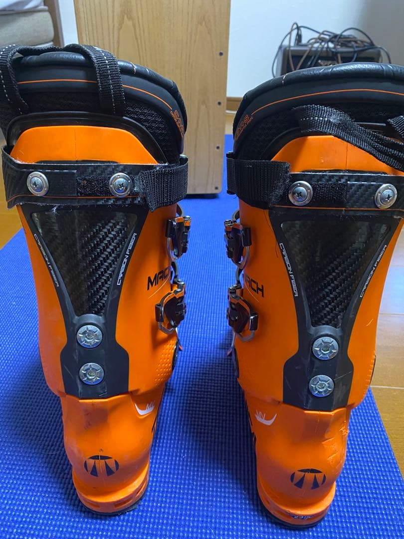 スキーブーツ　テクニカ